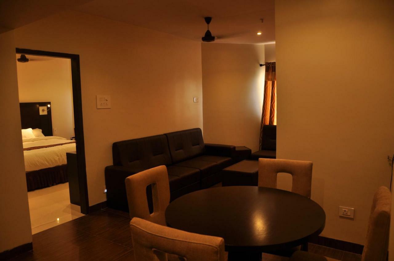 Krishna Residency Hotel Vijayawāda Екстериор снимка