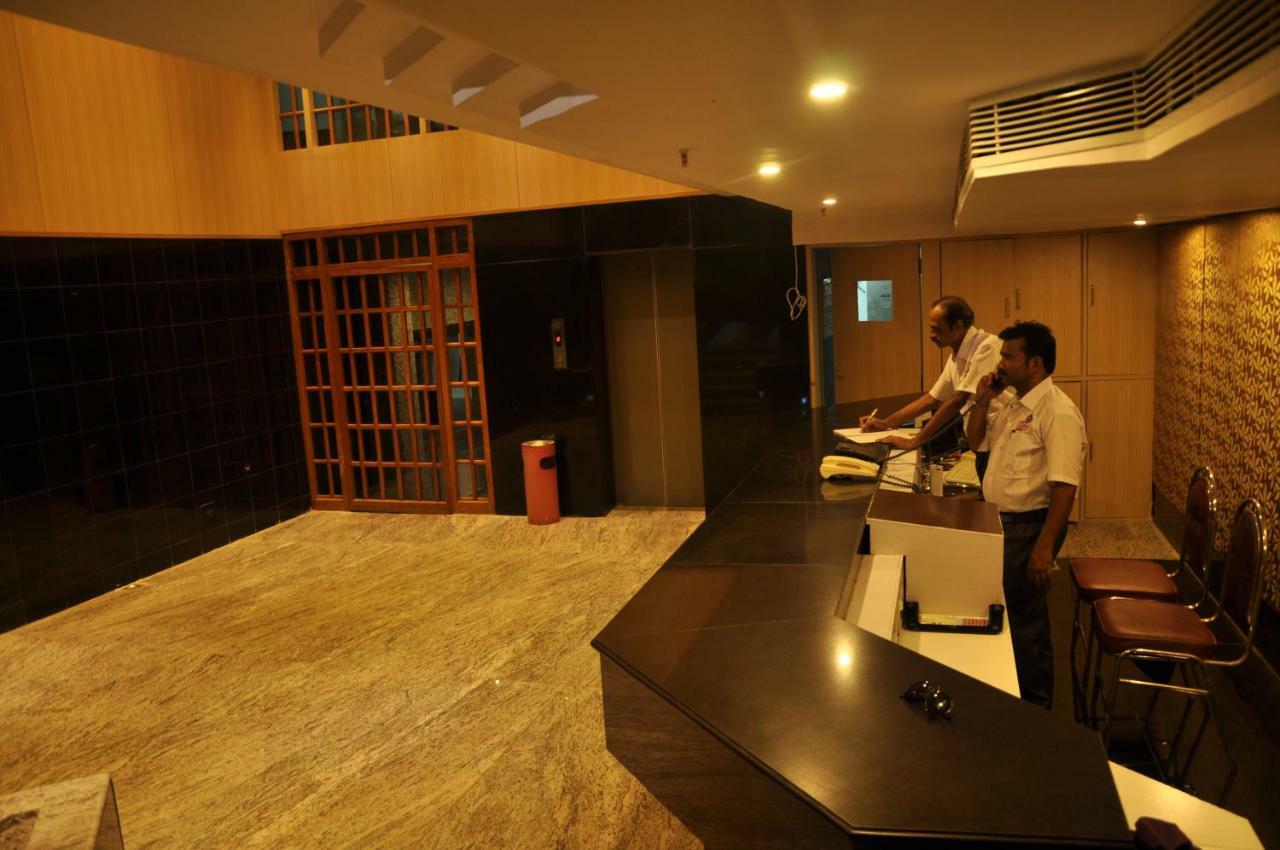 Krishna Residency Hotel Vijayawāda Екстериор снимка